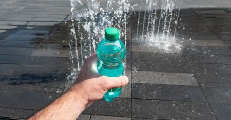 Pij tę miksturę podczas upałów. Ochładza i orzeźwia ciało
