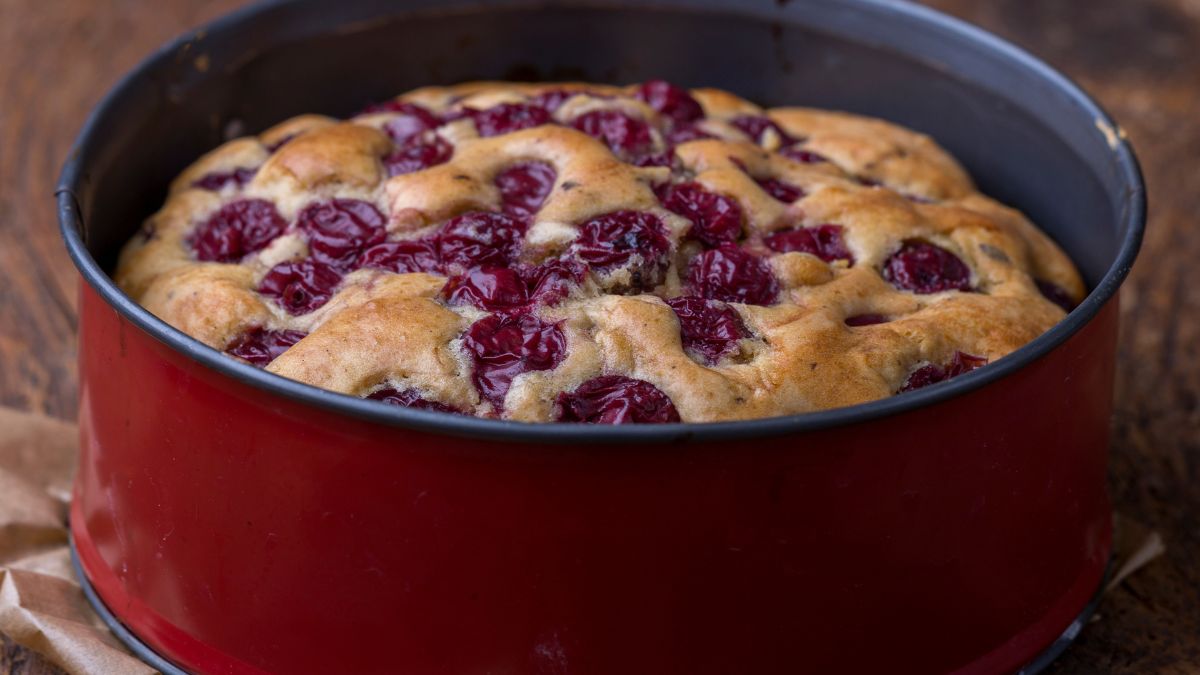 Aromat tego ciasta z wiśniami sprawia, że ślinianki zaczynają pracować na najwyższych obrotach