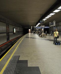 Metro przecieka. Na stacji Politechnika pojawiły się zacieki