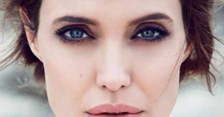 Subtelna Angelina Jolie!