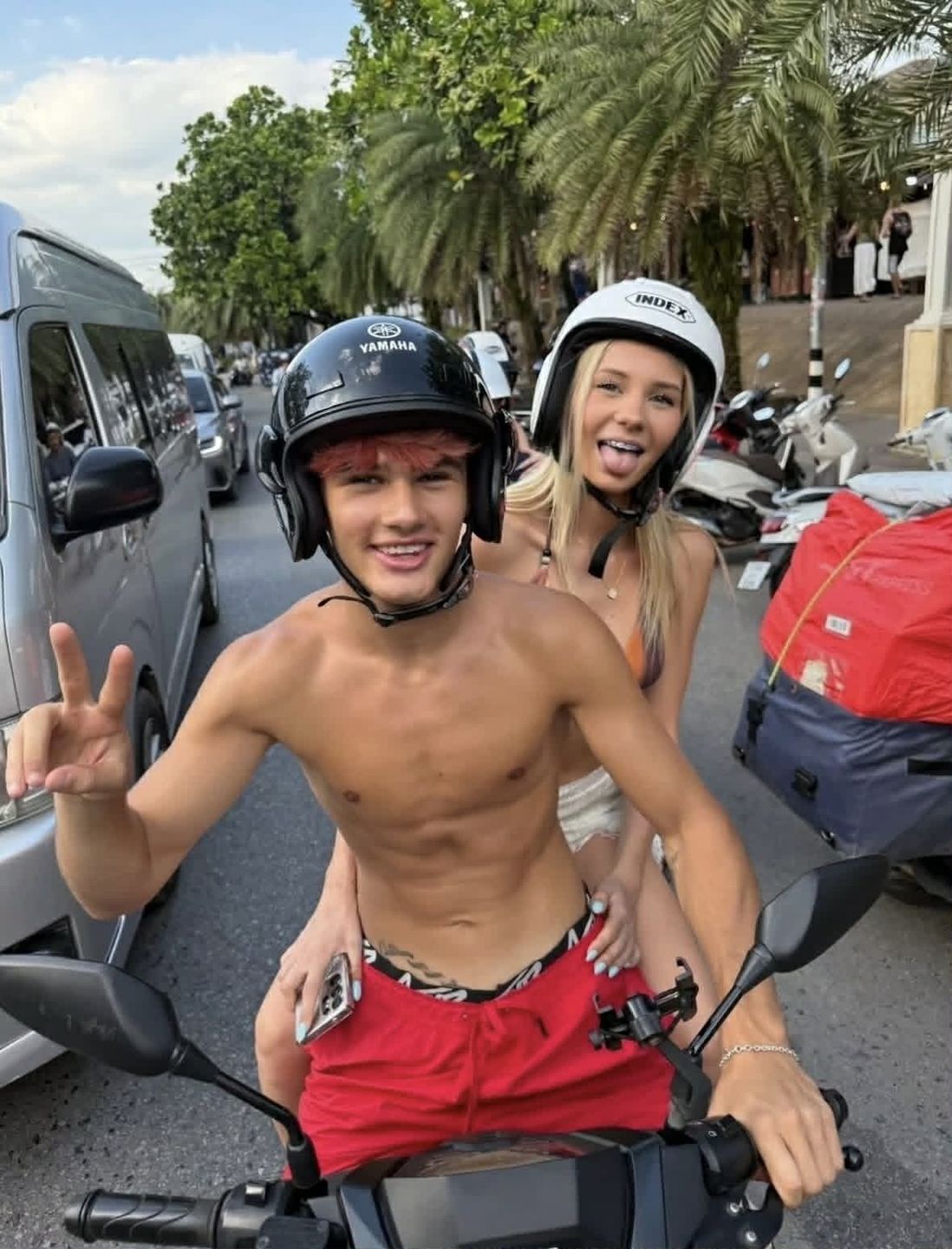 Eliza Macudzińska odkryła, że jej chłopak MA TINDERA