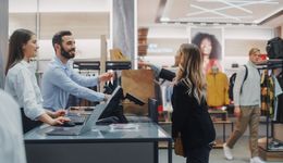 Klienci odchodzą zbyt szybko? Trzy zasady, które pomogą ich zatrzymać