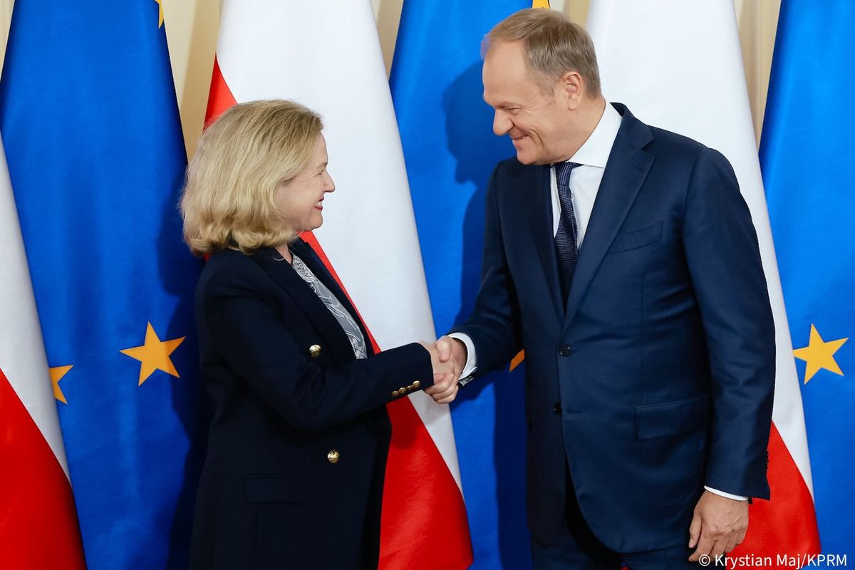 Premier Donald Tusk i prezes Europejskiego Banku Inwestycyjnego Nadia Calvino