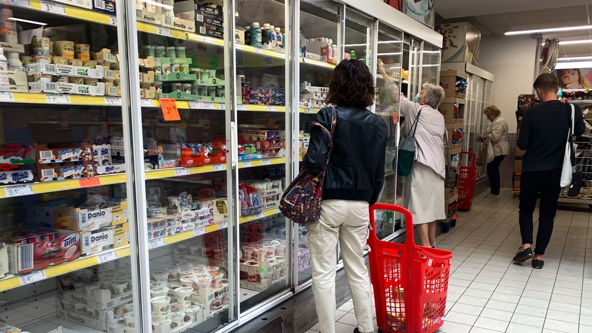 People are seen during shopping in a supermarket in Krakow, Poland on September 16, 2022. (Photo by Jakub Porzycki/NurPhoto via Getty Images)