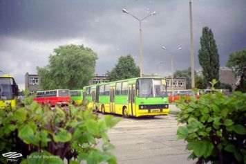 Istniała zaledwie kilka lat, ale na nią czekano – 34 lata temu otwarto zajezdnię przy ul. Darzyborskiej