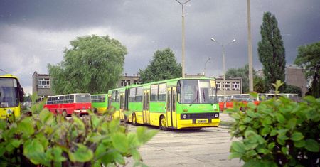 Istniała zaledwie kilka lat, ale na nią czekano – 34 lata temu otwarto zajezdnię przy ul. Darzyborskiej