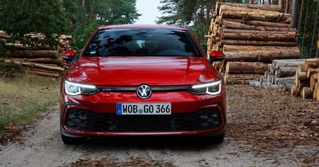 Nowy Volkswagen Golf GTI już w salonach. Polskie ceny modelu
