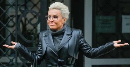 Blanka Lipińska do fanki krytykującej jej obcisłą kreację: "Dlaczego obwiniasz sukienkę, że ŹLE W NIEJ WYGLĄDASZ?"