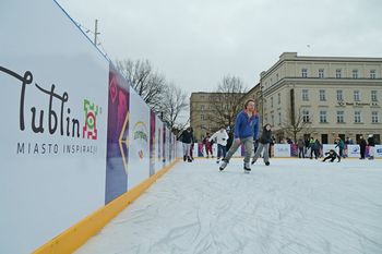 Ślizgawka pod chmurką wystartuje w grudniu. Tylko jedna firma zainteresowana montażem lodowiska na Placu Litewskim