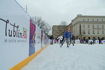 Ślizgawka pod chmurką wystartuje w grudniu. Tylko jedna firma zainteresowana montażem lodowiska na Placu Litewskim