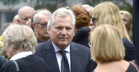 Aleksander Kwaśniewski walczy z COVID-19. "Długotrwałe choróbsko"
