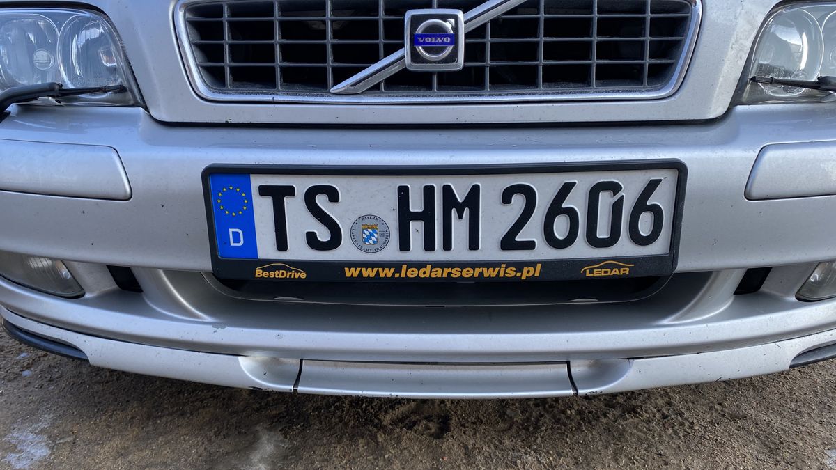 Podrobione tablice rejestracyjne