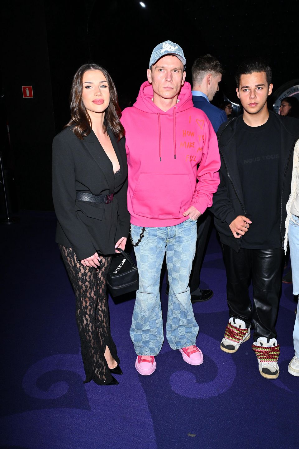 Allan Krupa z dziewczyną i "teściami" na premierze filmowej