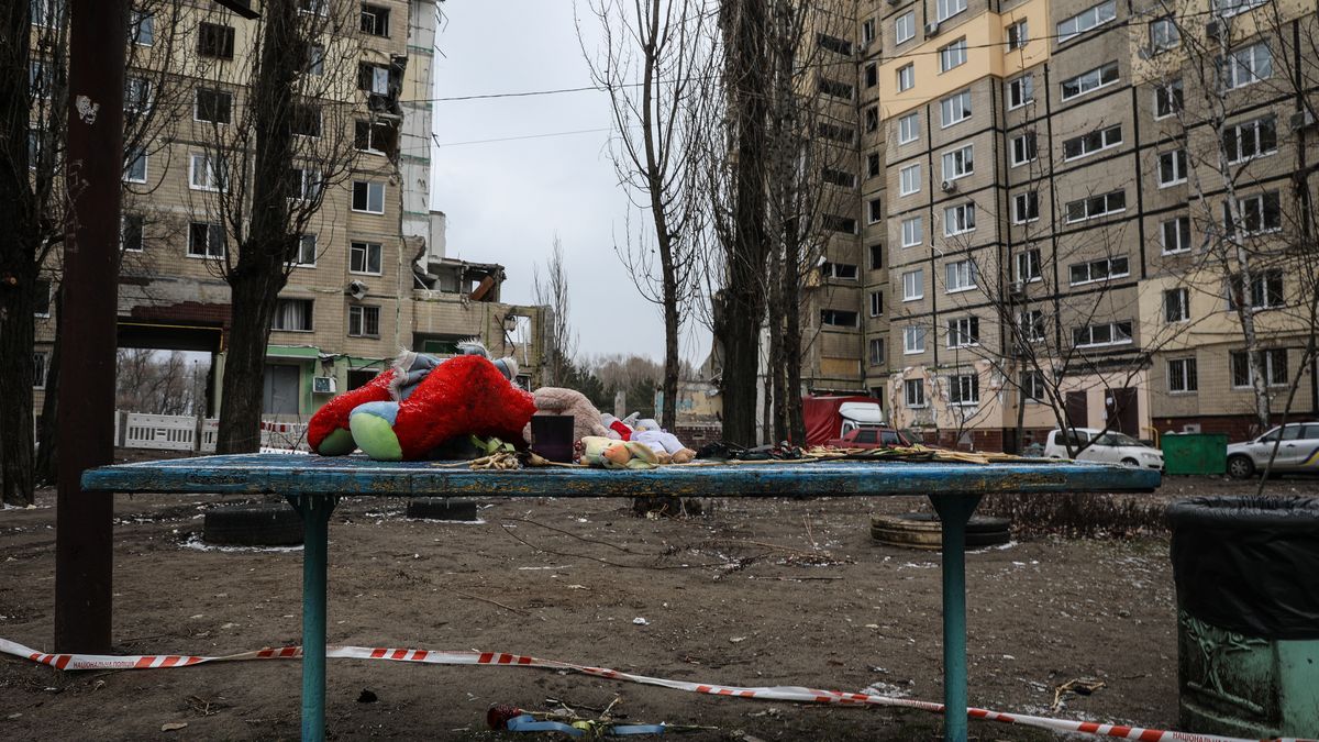 zniszczony budynek
Leszek Szyma�ski
atak, atak rakietowy, blok mieszkalny, budynek, inwazja, wojna, zniszczenia, gruzy, ofiary, rakieta ch-22, rozpacz, terror, terroryzm, ukraina rosja wojna atak rakietowy, 1  1., agresja Rosji, atak Rosji na Ukrain�, inwazja rosyjska, konflikt zbrojny, rocznica, rosyjska, sytuacja na Ukrainie, sytuacja w Ukrainie, Ukrainie, Ukrai�cy, ukrai�scy, Wojna na Ukrainie, wojna w Ukrainie, wok� Ukrainy, pocisk przeciwokr�towy, mieszka�cy, osiedle