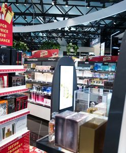 Chcieli ukraść perfumy za 13 tys. zł. Wpadli na lotnisku