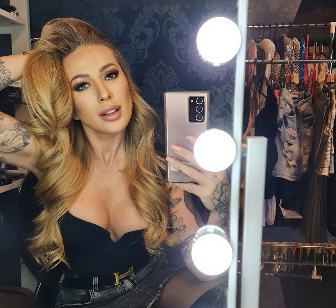 Sylwia Peretti chwali się kolejną metamorfozą. W którym wydaniu najlepiej?