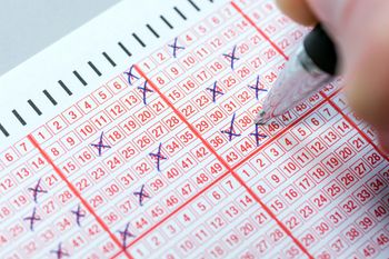 Wygrał 20 mln zł w Lotto. Oto gdzie kupił kupon