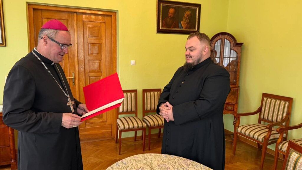 Fara z nowym wikariuszem