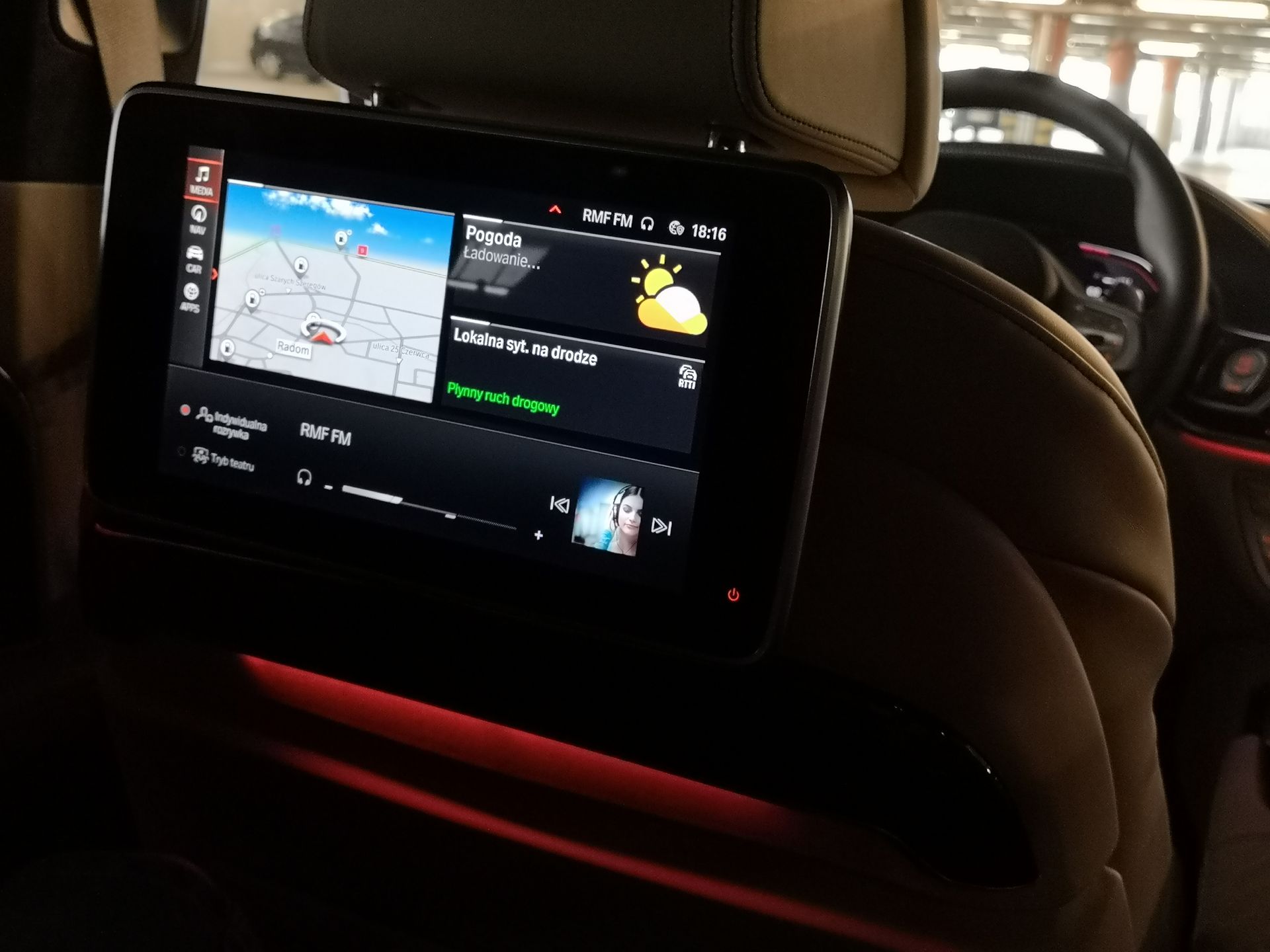 BMW 750i xDrive: Systemy wsparcia kierowcy, Night Vision, zdalne sterowanie i audio Bowers & Wilkins 40