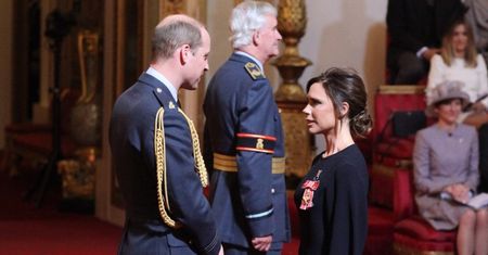 Victoria Beckham została odznaczona Orderem Imperium Brytyjskiego! (ZDJĘCIA)