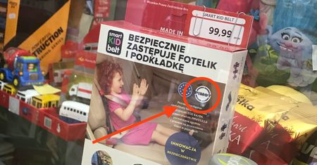 O co chodzi z logo PIMOT na pudełkach Smart Kid Belt? Instytut chce usunięcia, firma pokazuje certyfikat