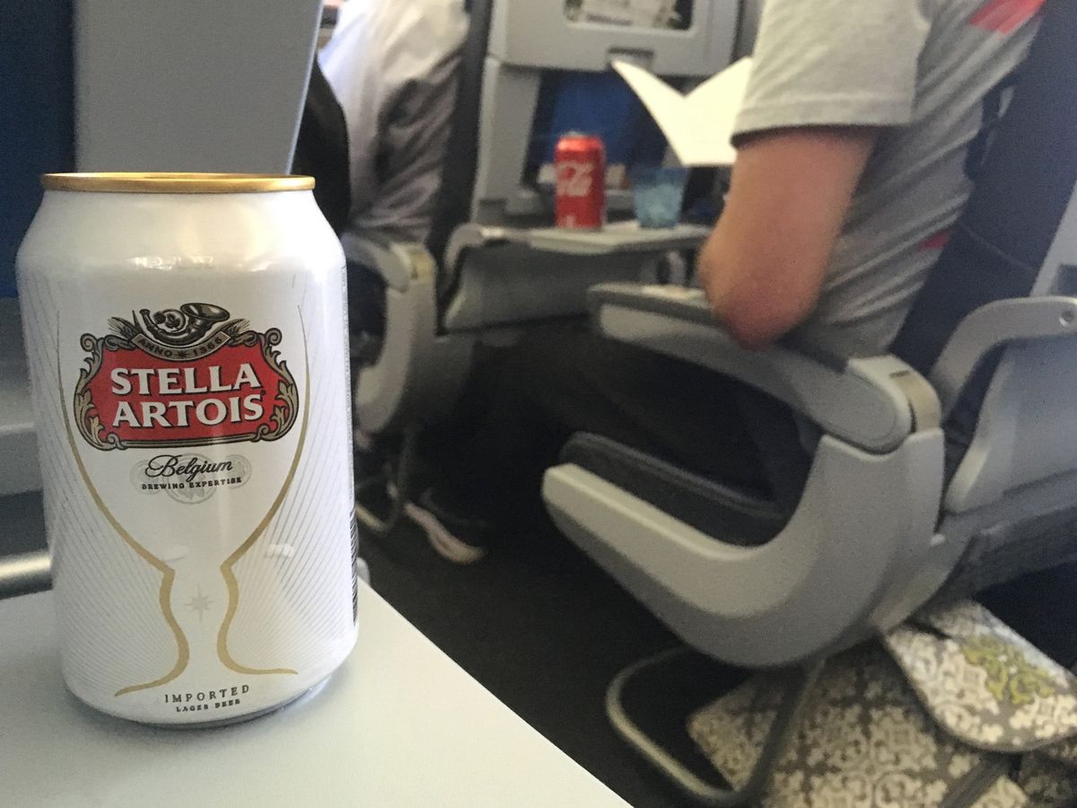 Kary dla nadużywających alkohol w samolocie są bardzo dotkliwe
