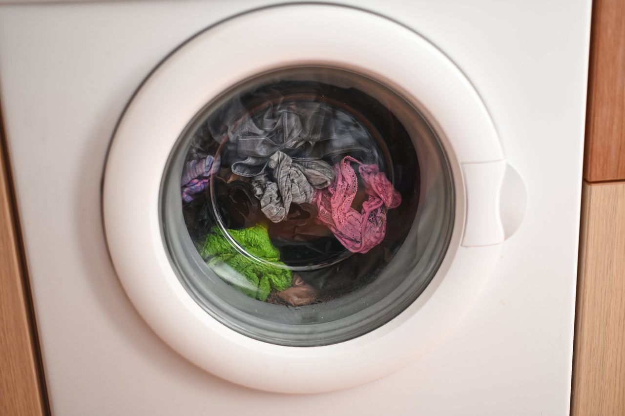 TikToker's genius hack: Speed up laundry drying this winter