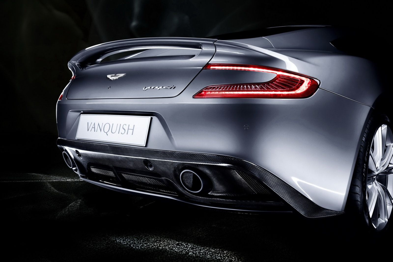 2013 Aston Martin Vanquish - uczta dla oczu [galeria] 25