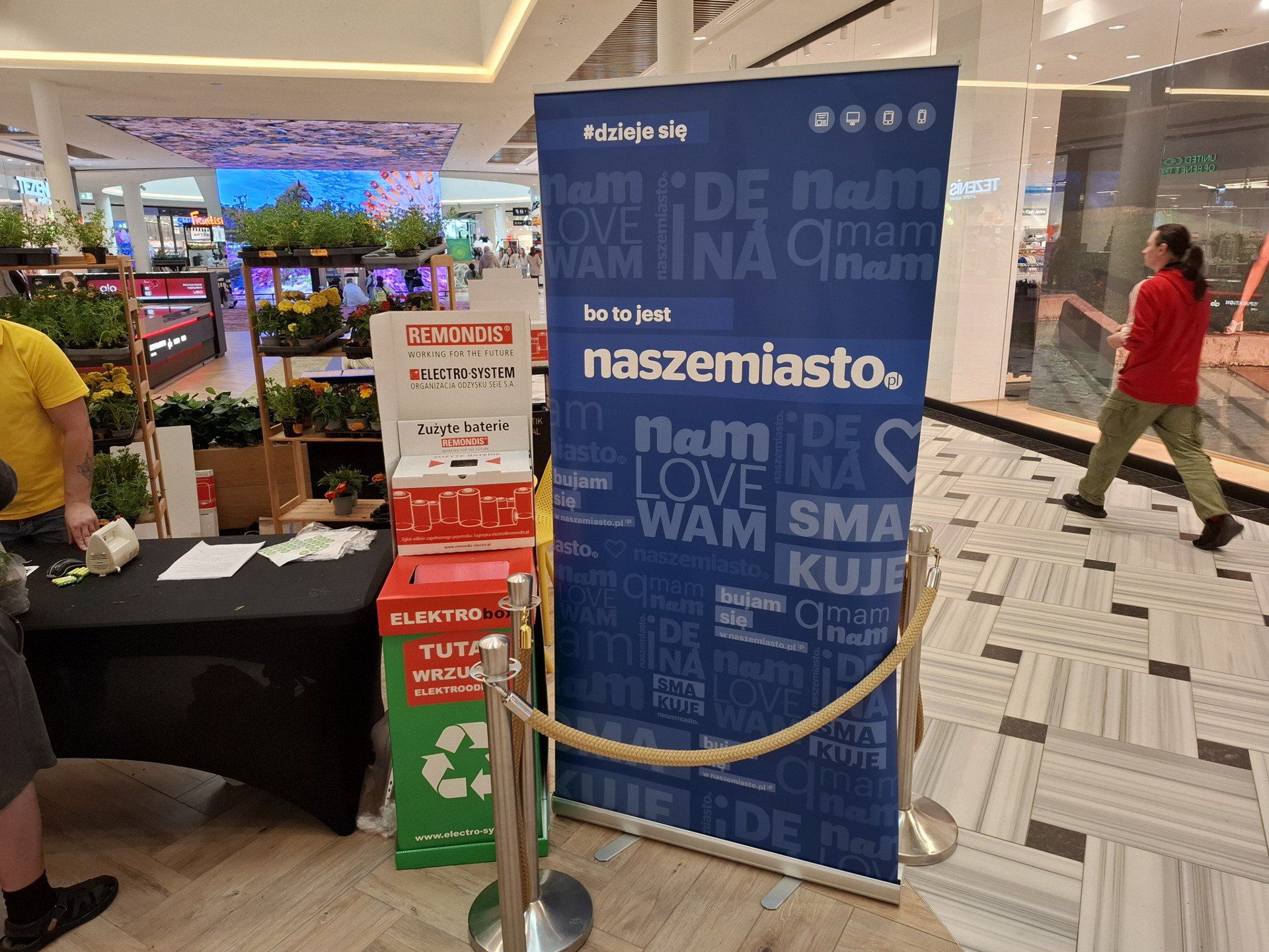 Ekologiczna akcja w warszawskim centrum handlowym 