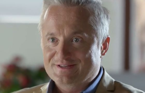 Mikołaj Cieślak z Kabaretu Moralnego Niepokoju jako „przełowca okazji” w kampanii BGŻ BNP Paribas (wideo)