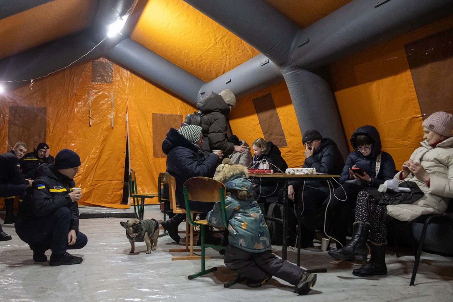 Kijowska Państwowa Służba Ratownictwa (PSR) rozstawiła namioty 