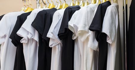 Koszulki firmowe w strategii marketingowej MŚP - analiza skuteczności