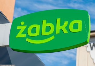 Żabka uśmiecha się do kierowców. Sieć idzie śladem McDonald's