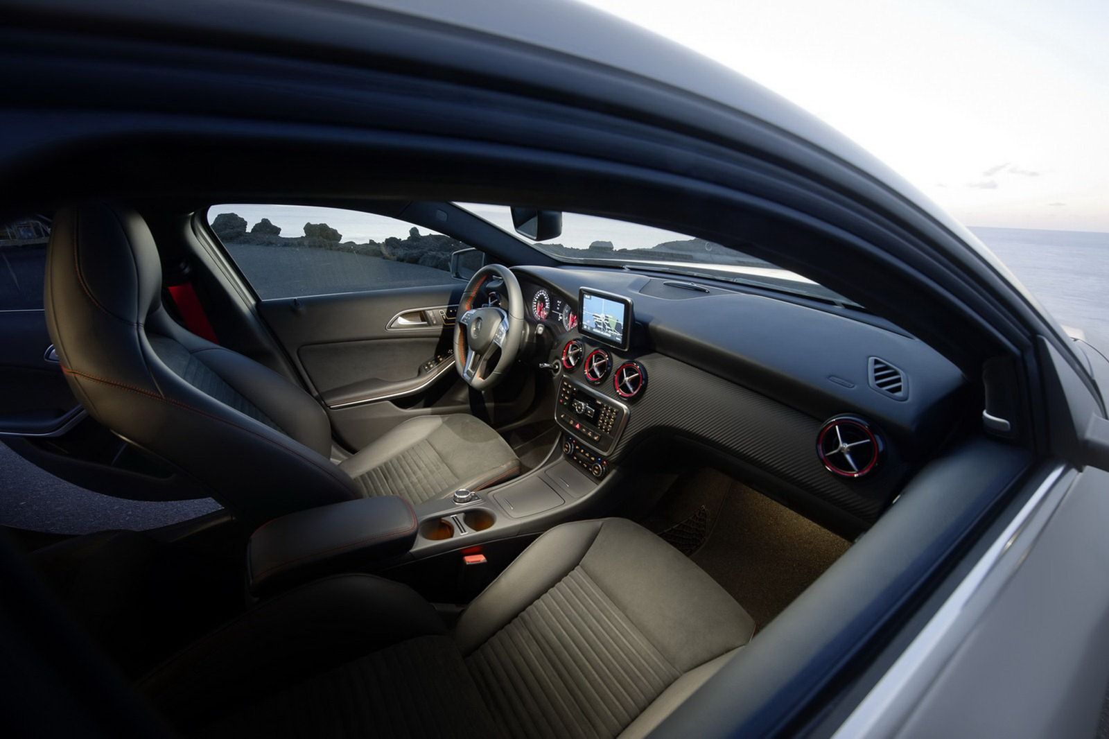 Mercedes-Benz klasy A (W176) - obszerna galeria prosto od producenta 111