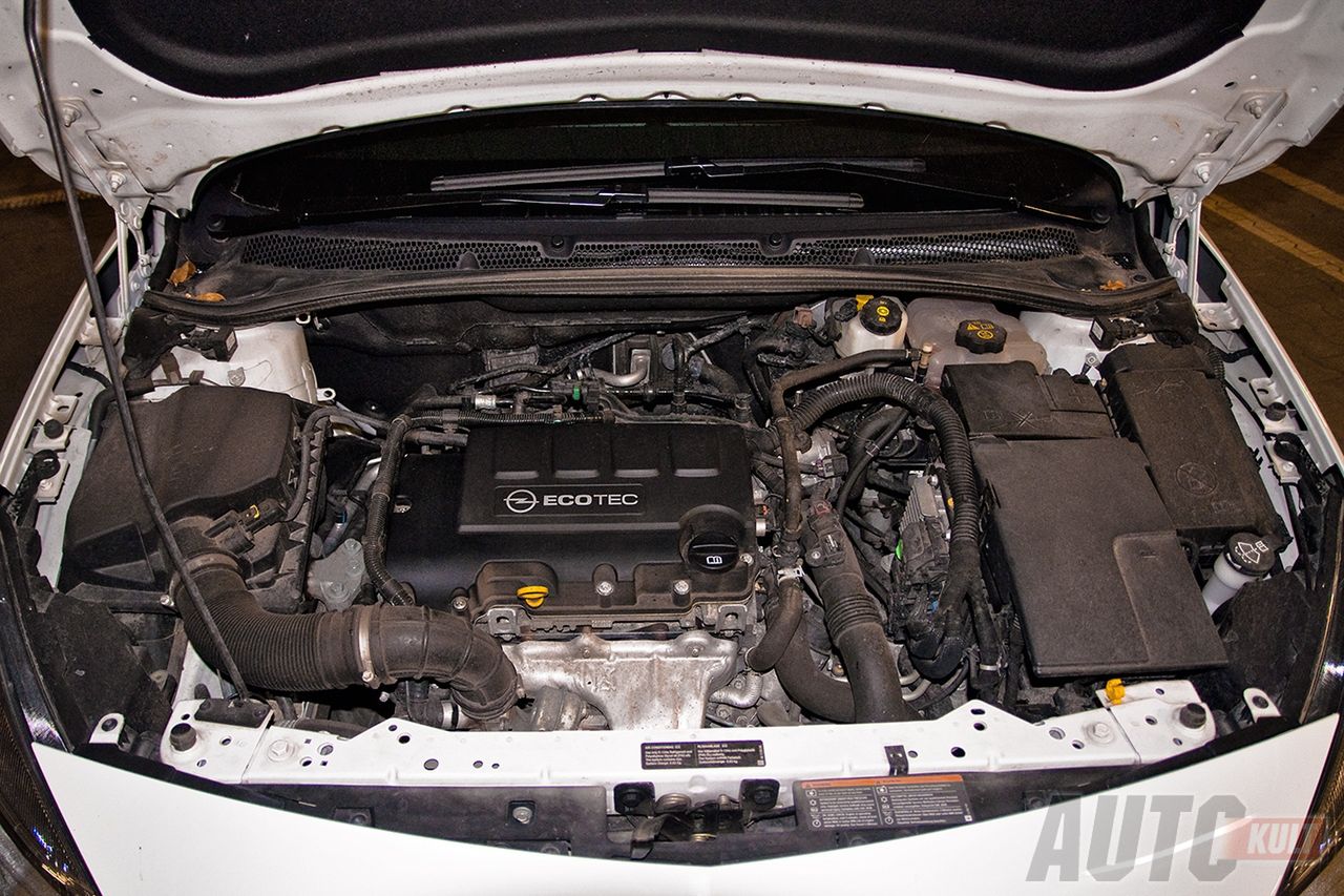 Opel Astra ST (fot. Marcin Pogorzelski)