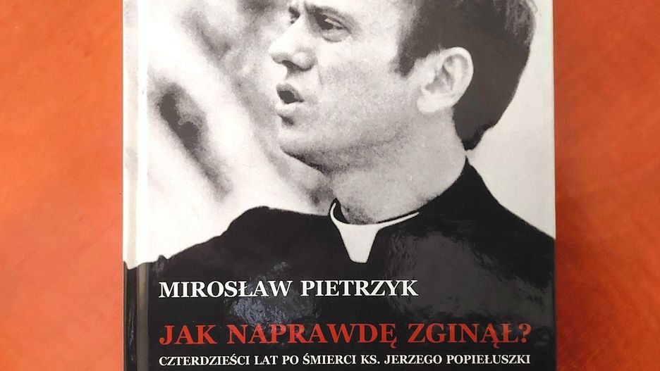 Zdaniem autora książki, mimo upływu 40 lat od zabójstwa ks. Jerzego, wiele spraw nadal pozostaje do wyjaśnienia