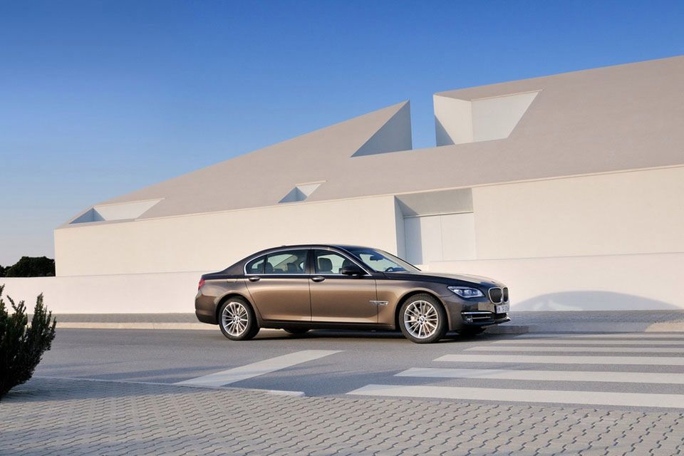 BMW serii 7 na rok 2013 - megagaleria niemieckiego okrętu flagowego 186