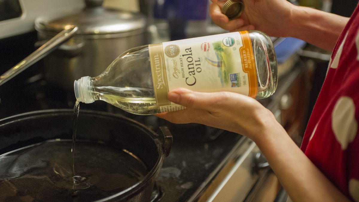 Zatyczka od oleju ma nietypowe zastosowanie. Niewiele osób o tym wie