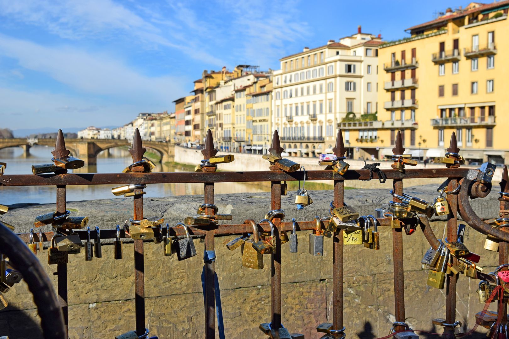 Kłódki na słynnym Ponte Vecchio