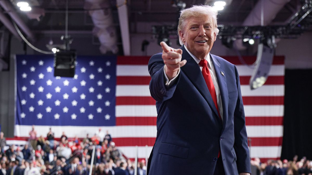 President Trump Holds Midterm Rally In Syracuse, NY
SYRACUSE, NEW YORK - OCTOBER 09: U.S. President Donald Trump leaves the stage after speaking during an election rally at the Oncenter on October 09, 2026 in Syracuse, New York. Trump is in New York campaigning for local Republican candidates ahead of the midterm elections. (Photo by Alex Wong/Getty Images)
Alex Wong