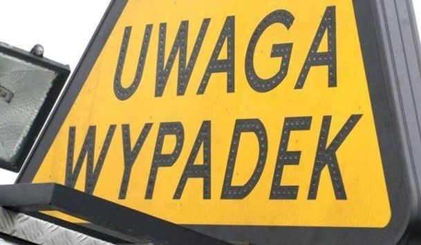 Łaszewo: Kolejne dachowanie w powiecie świeckim. Wezwano śmigłowiec
