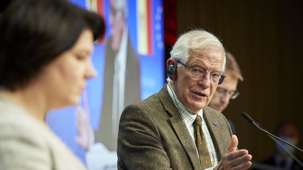 BRUSSELS, BELGIUM - OCTOBER 28: EU's head of foreign policy Josep Borell (R) and Moldovan Prime Miniter Natalia Gavrilita (L) hold a joint press conference on the sidelines of EU-Moldova Association Council in Brussels, Belgium on October 28, 2021. (Photo by EU Council / Pool/Anadolu Agency via Getty Images)