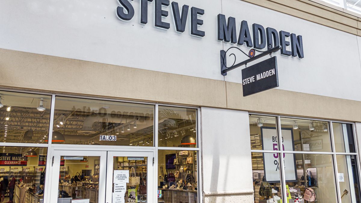 Florida, Orlando International Premium Outlets, Steve Madden, shoe store
Florida, Orlando International Premium Outlets, Steve Madden, shoe store. (Photo by: Jeffrey Greenberg/Education Images/Universal Images Group via Getty Images)
Jeff Greenberg
orlando international premium outlets, exterior
