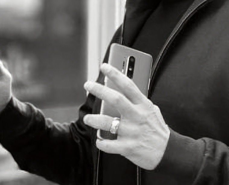 OnePlus 8 Pro dostrzeżony w rękach Roberta Downeya Jra