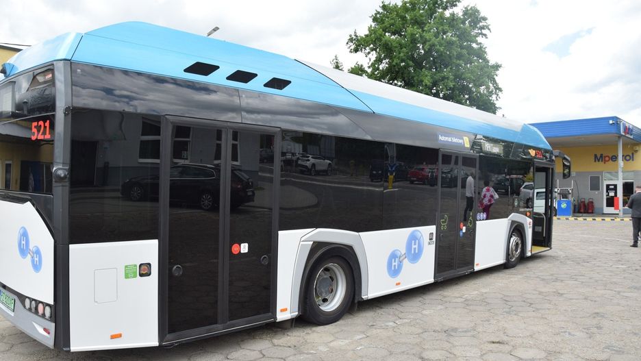 Rzeszów w 2025 roku zainwestuje w zakup autobusów wodorowych 82 mln zł. Pasażerów ma wozić 20 takich pojazdów