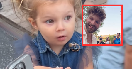 Podeszła do muzyka i zaśpiewała znany hit. Wideo bije rekordy