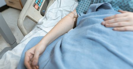 Ostrzegają przed myciem się. W szpitalu wykryli groźną bakterię