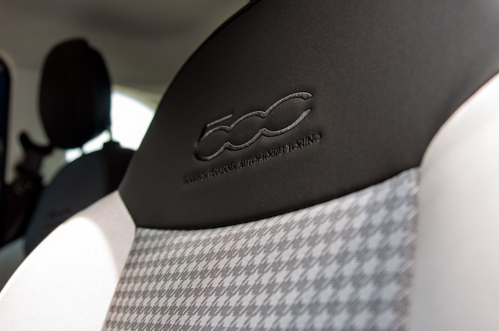 Fiat 500 Hybrid (2026) - test