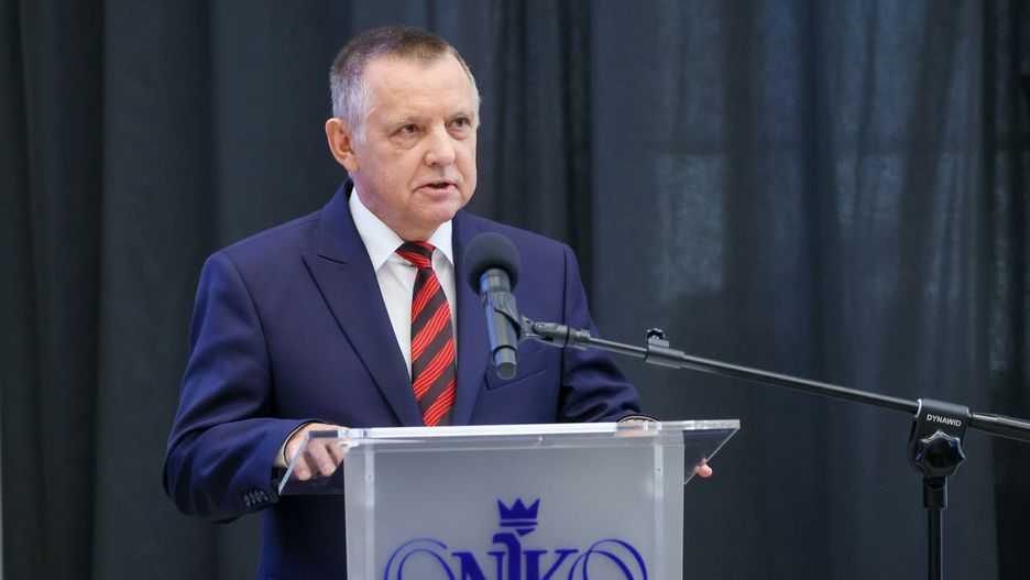 Wynik kontroli NIK nt. Telewizji Polskiej
Fot. Wojciech Olkusnik/East News, Warszawa, 06.10.2023. Konferencja prasowa Najwyzszej Izby Kontroli - przedstawienie wynikow kontroli "Funkcjonowanie, gospodarka finansowa i wydatkowanie srodkow przez spolke Telewizja Polska S.A.".
N/z: prezes NIK Marian Banas
Wojciech Olkusnik