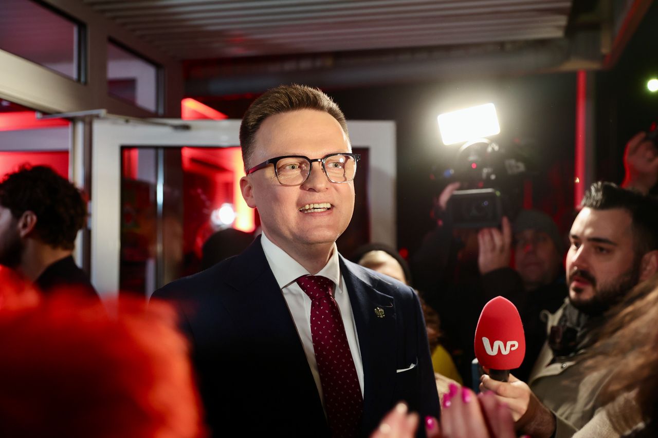 Hołownia zyskuje w sondażach. "Efekt złej kampanii Trzaskowskiego"
